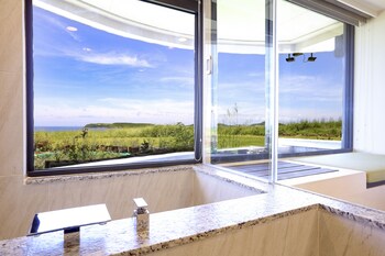 laguna villas and resorts