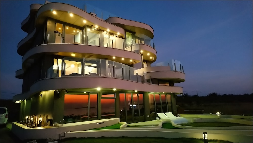 laguna villas and resorts