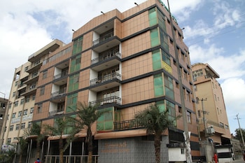 emmad apartment hotel