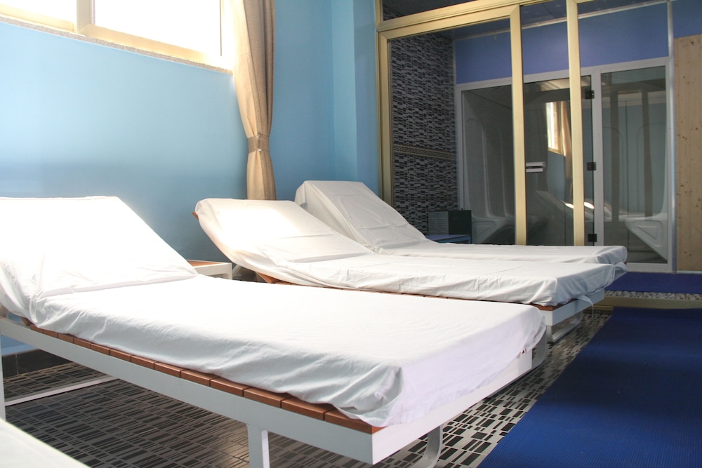 emmad apartment hotel