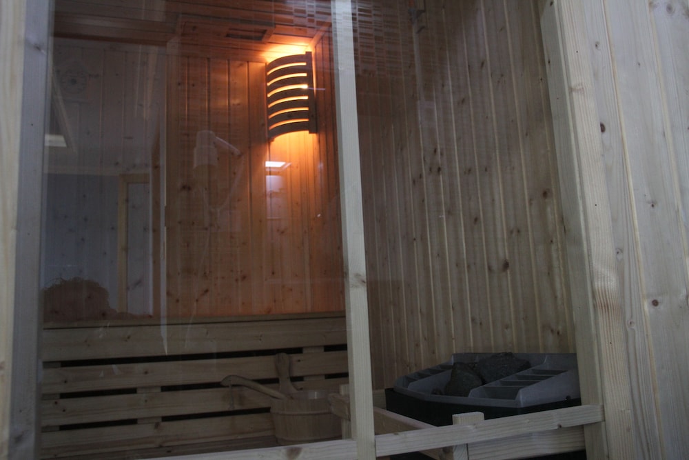 emmad apartment hotel