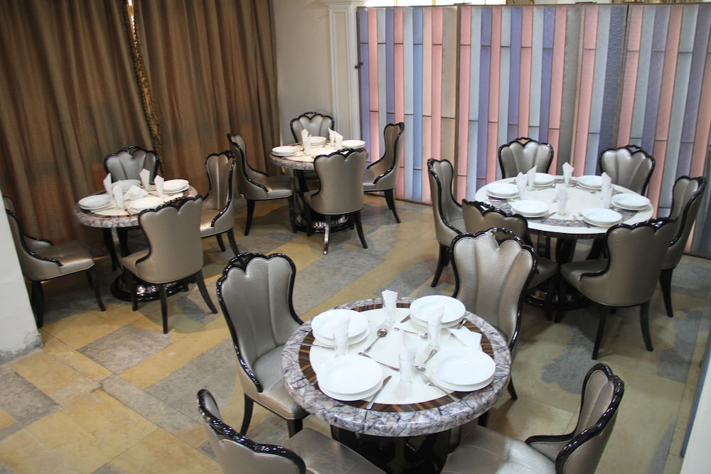 emmad apartment hotel