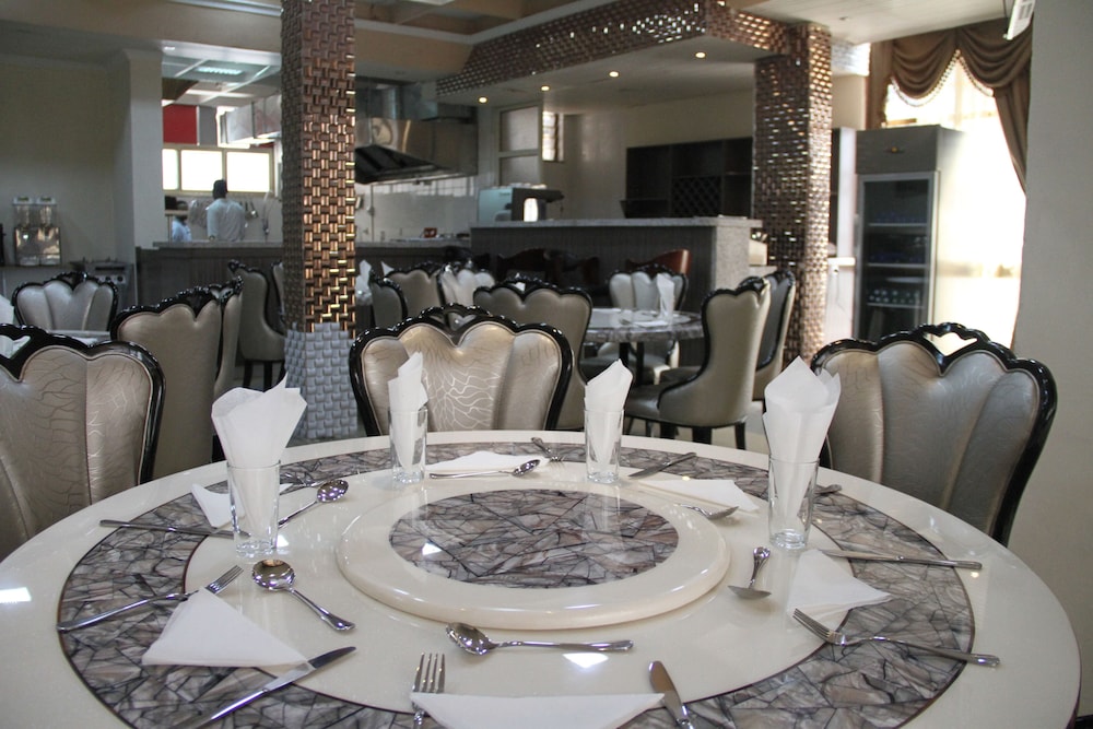 emmad apartment hotel