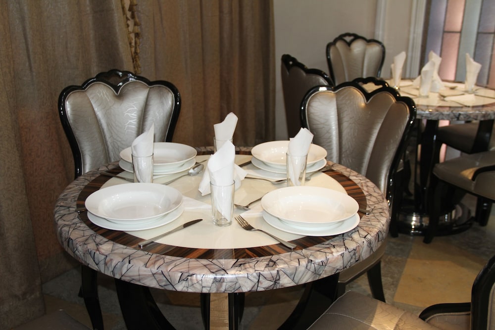 emmad apartment hotel