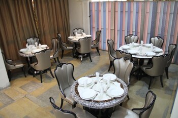 emmad apartment hotel