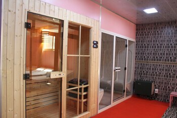 emmad apartment hotel