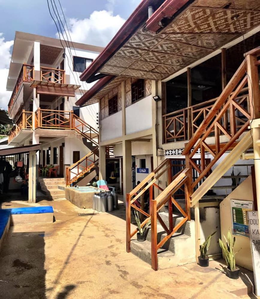 neptune diving resort moalboal