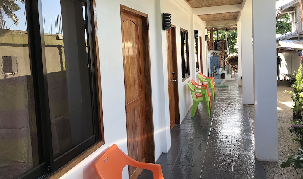 neptune diving resort moalboal