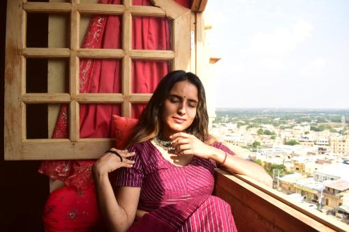 mud mirror guesthouse