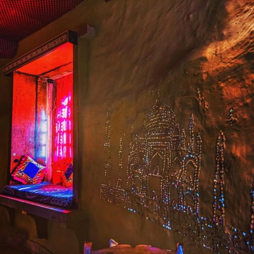 mud mirror guesthouse