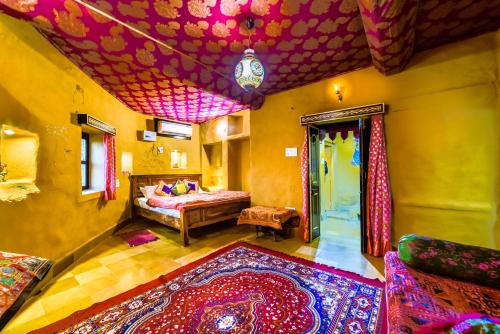 mud mirror guesthouse