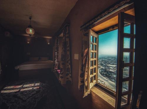 mud mirror guesthouse