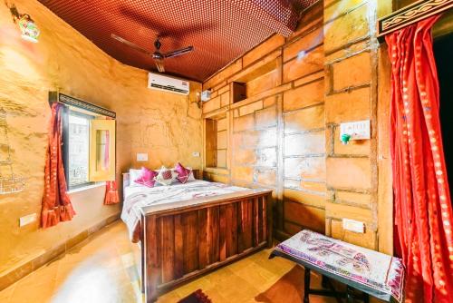 mud mirror guesthouse