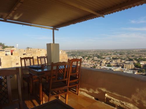 mud mirror guesthouse