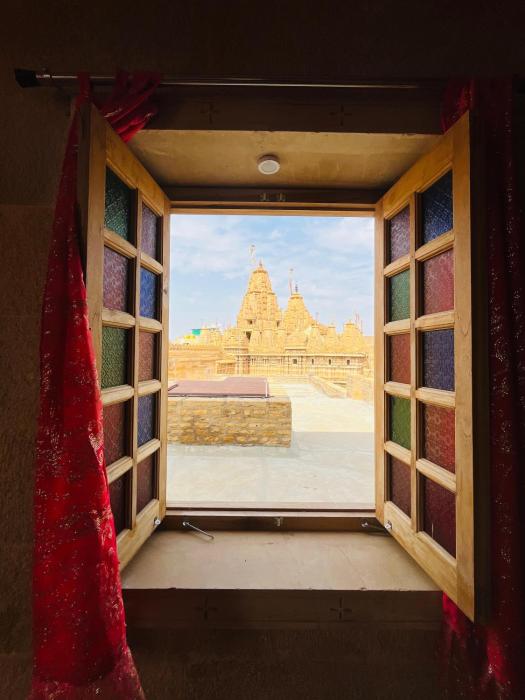 mud mirror guesthouse