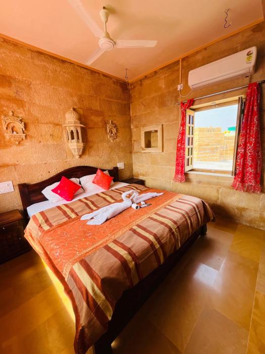 mud mirror guesthouse