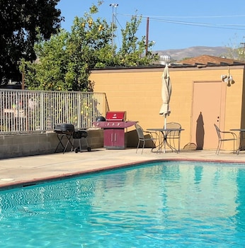 topper motel