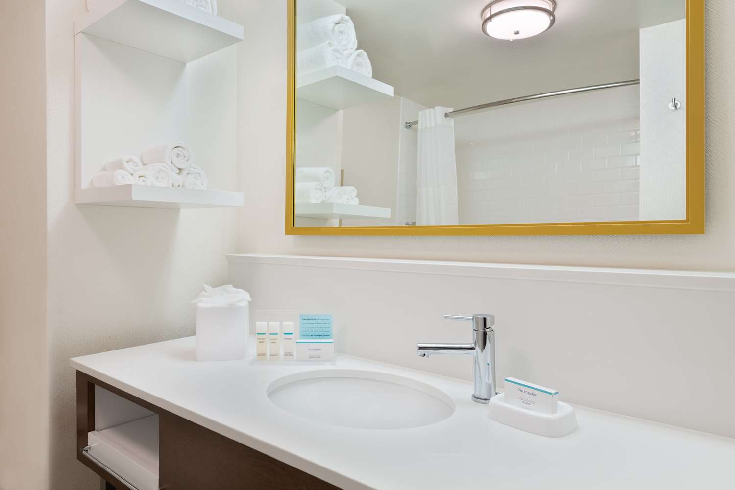 hampton inn and suites atlanta buckhead place