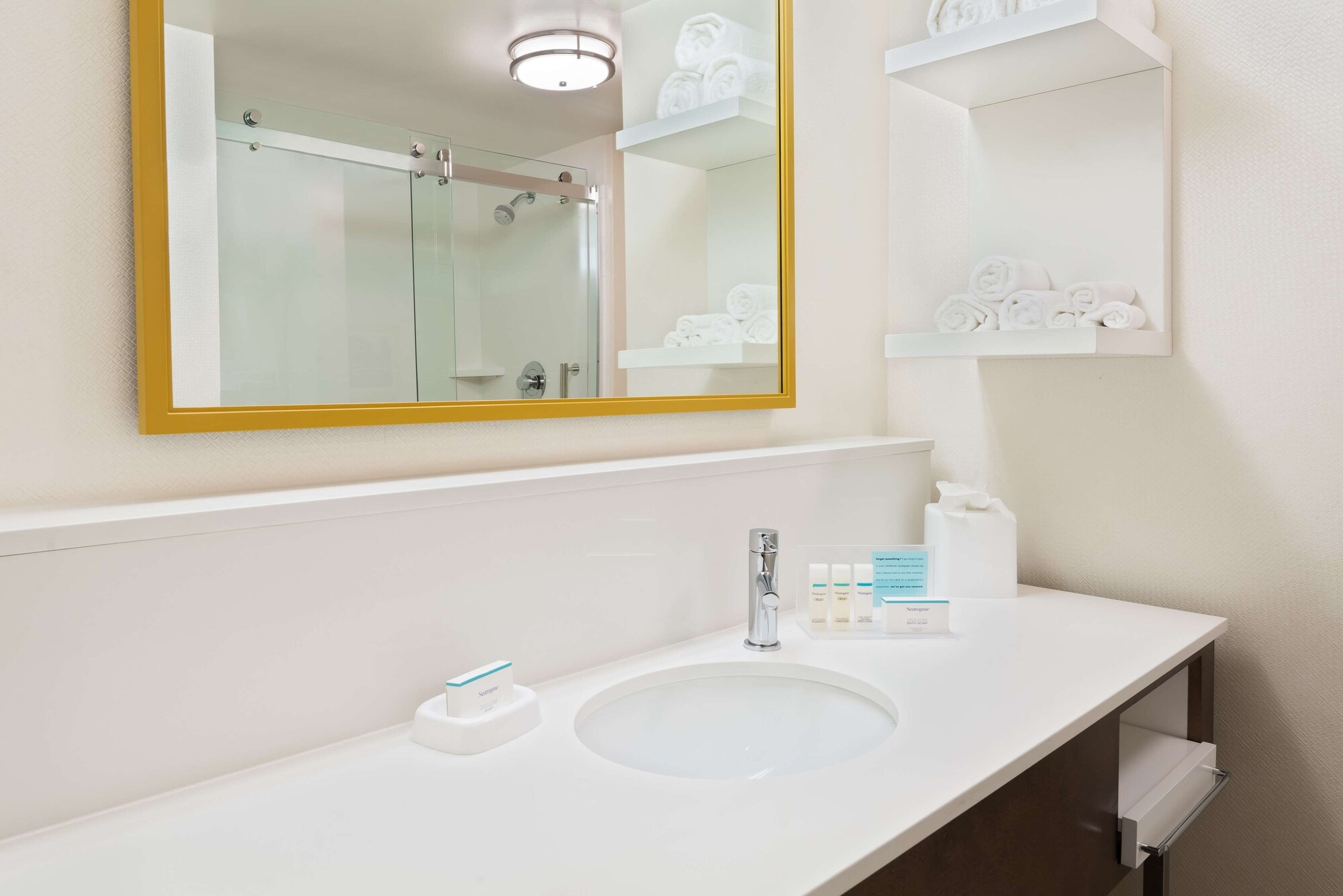 hampton inn and suites atlanta buckhead place