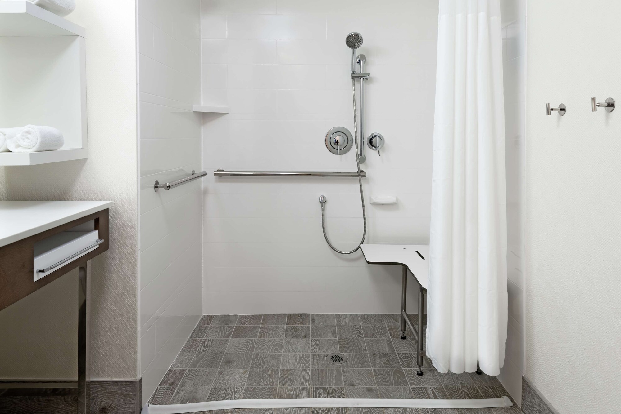 hampton inn and suites atlanta buckhead place