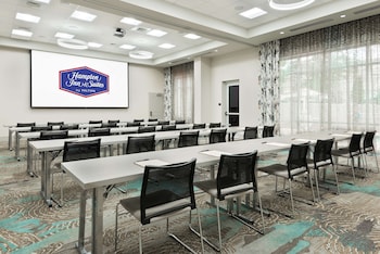 hampton inn and suites atlanta buckhead place