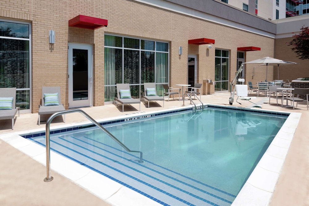 hampton inn and suites atlanta buckhead place