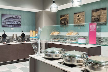 hampton inn and suites atlanta buckhead place