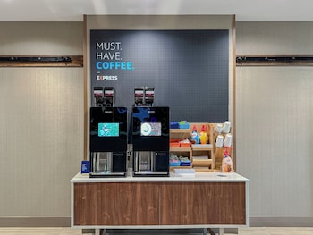 holiday inn express and suites braselton west an ihg hotel