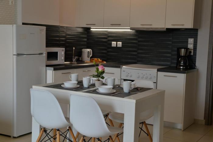 alekos apartments 1