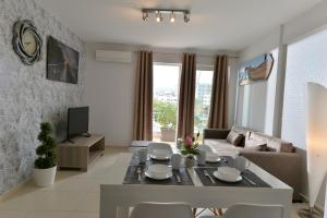 alekos apartments 1