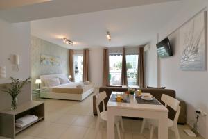 alekos apartments 1
