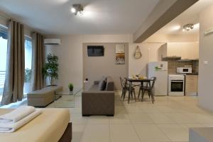 alekos apartments 1