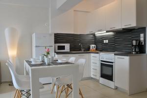 alekos apartments 1
