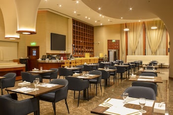 the arch hotel