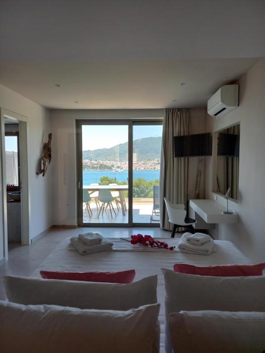 core luxury suites