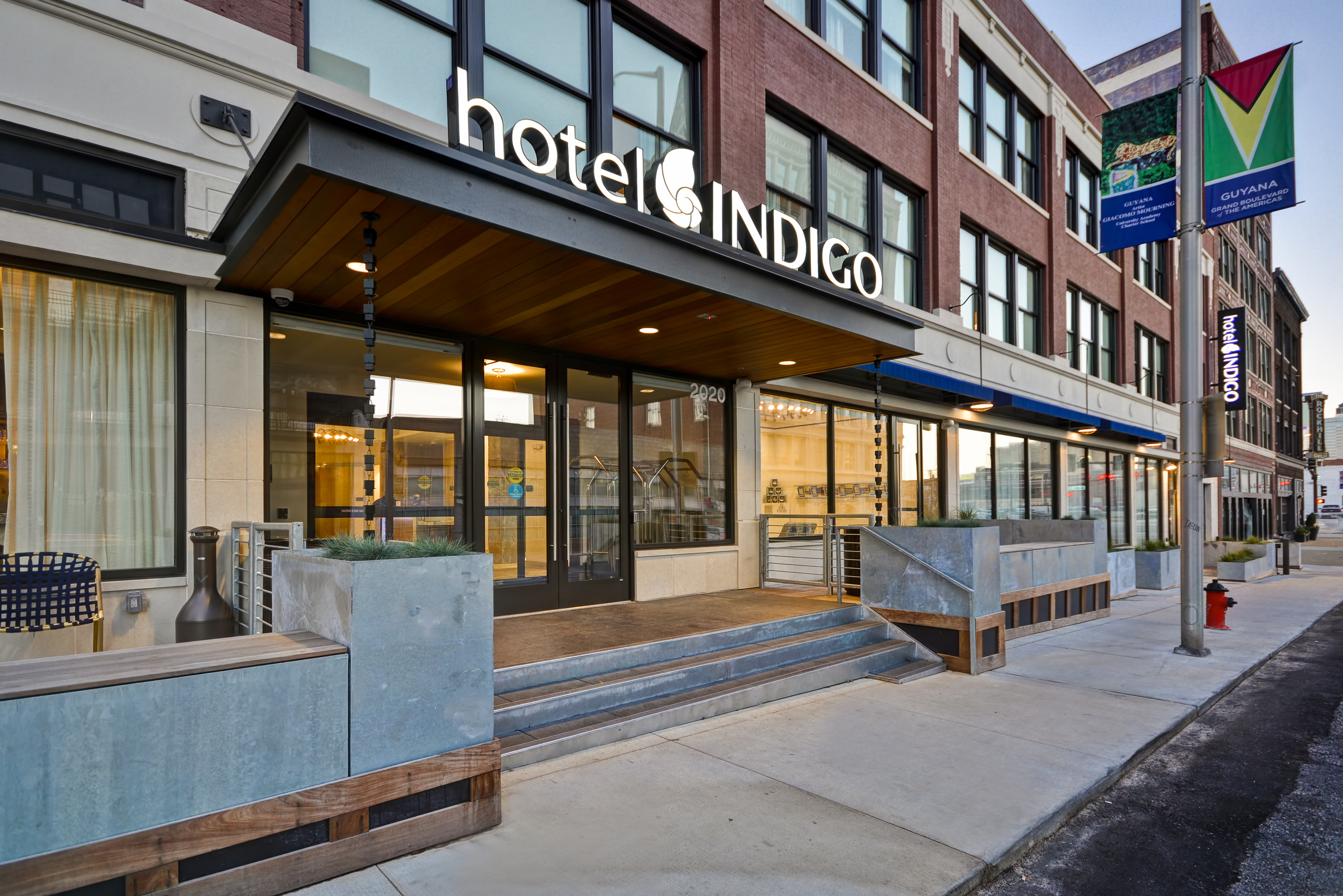 hotel indigo kansas city the crossroads an ihg hotel