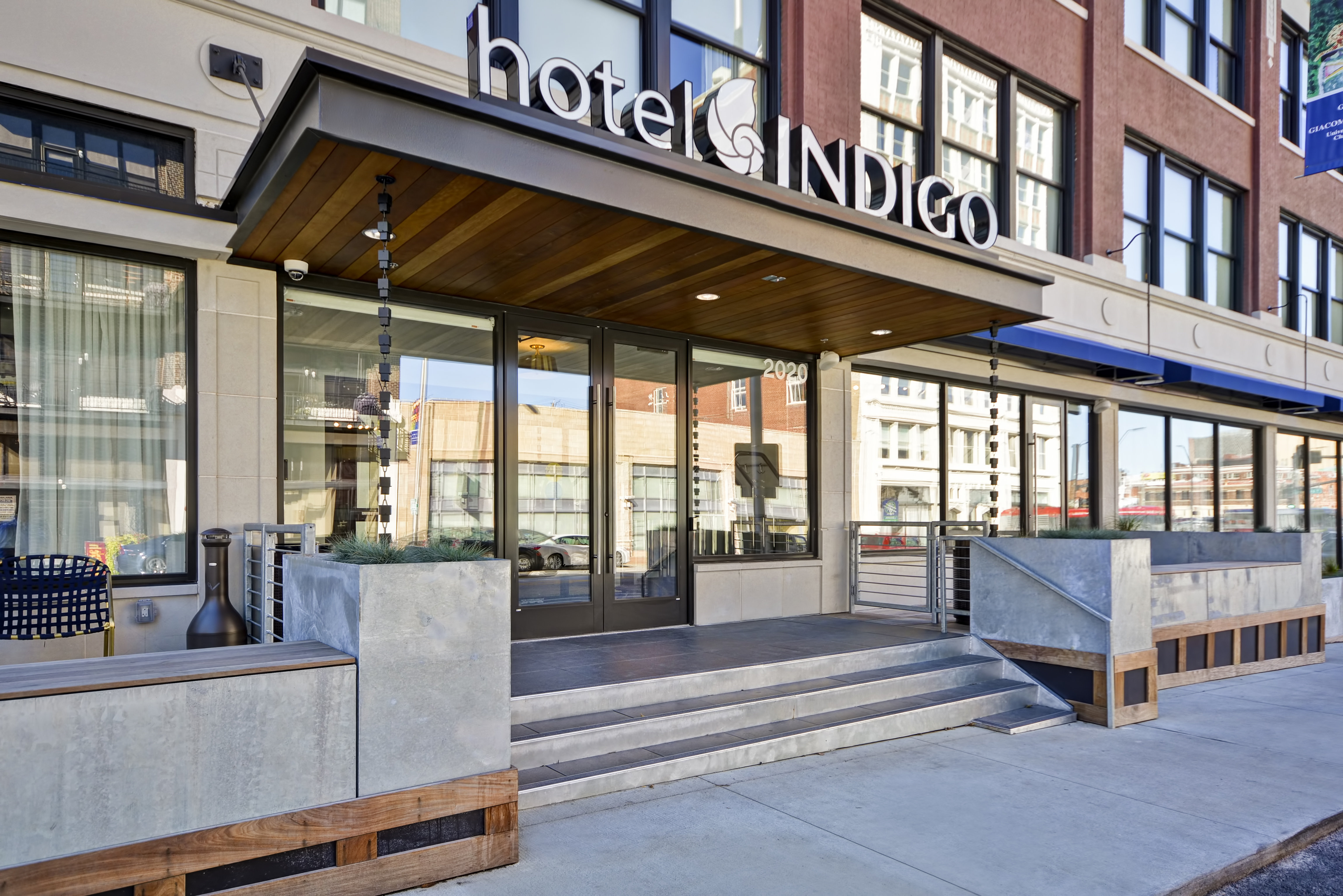 hotel indigo kansas city the crossroads an ihg hotel