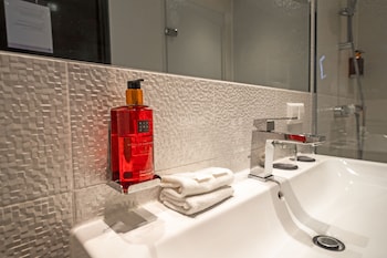 hotel sebastians