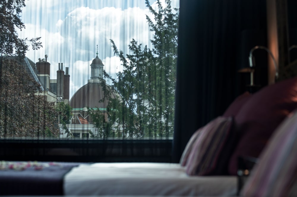hotel sebastians