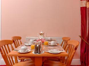 the warren guest house