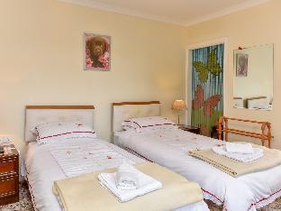 the warren guest house