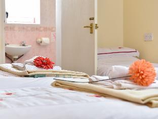 the warren guest house