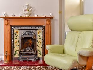 the warren guest house