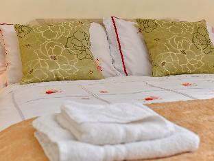 the warren guest house