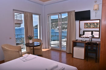 loutraki agioi theodoroi