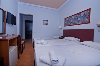 grand hotel loutraki