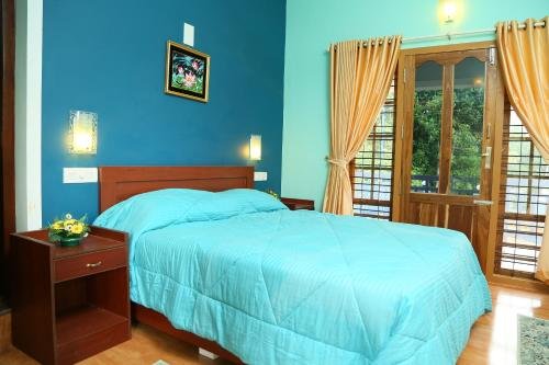 munnar blue mist