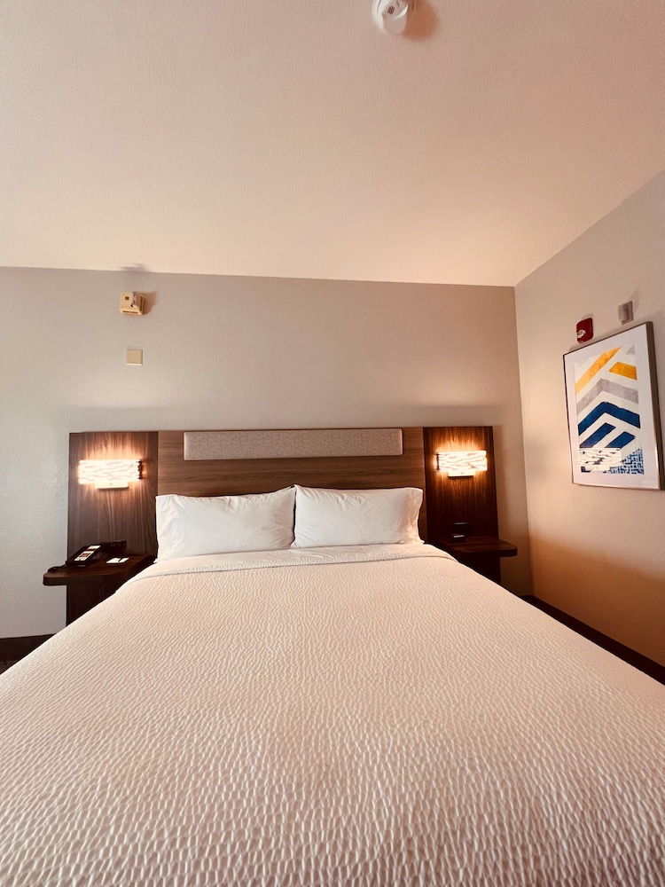 holiday inn express hotel and suites berkeley by ihg