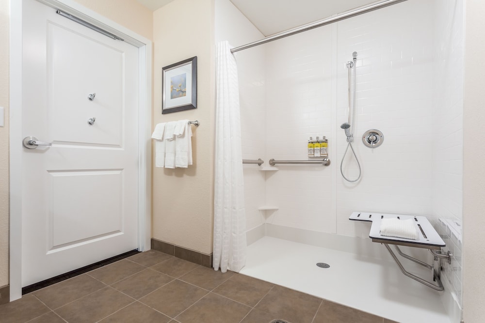candlewood suites eau claire i 94 an ihg hotel