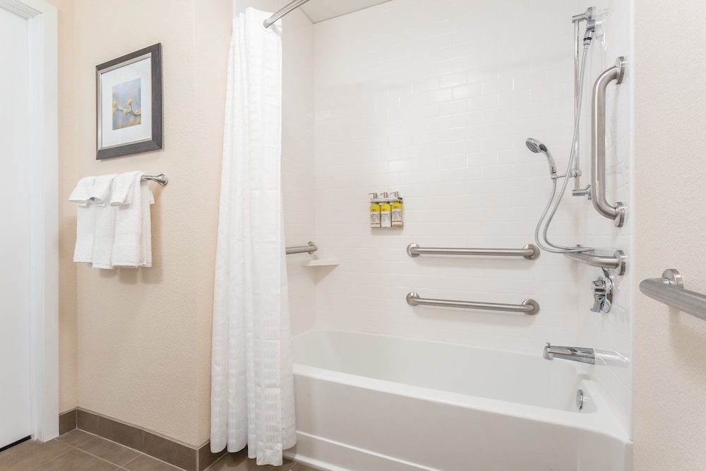 candlewood suites eau claire i 94 an ihg hotel